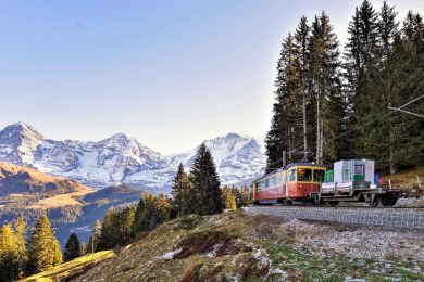 Bergbahn Lauterbrunnen - Mürren (BDe 4/4 et CFe 2/4)